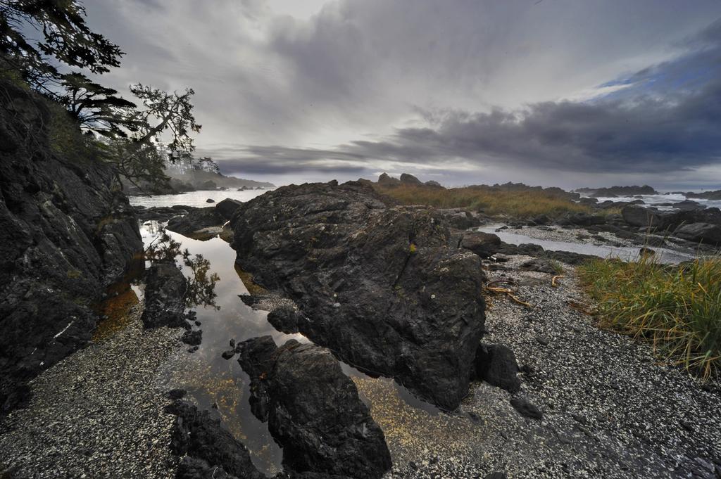 Black Rock Oceanfront Resort Ucluelet Exterior photo